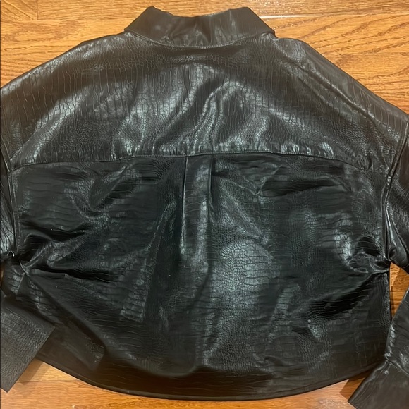 Favorite Daughter THE CROP EX-BOYFRIEND SHIRT - oversized faux leather - Picture 5 of 5